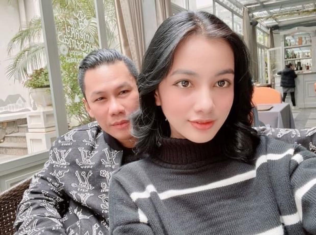 cuoc song cua chong cu le quyen sau 3 nam chia tay nhieu lan vuong tin don hen ho cac my nhan3