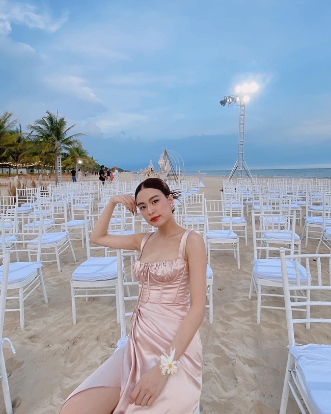 hoc van dang ne cua hoang thuy linh thu khoa truong top dau lay bang thac si tu khi con rat tre3