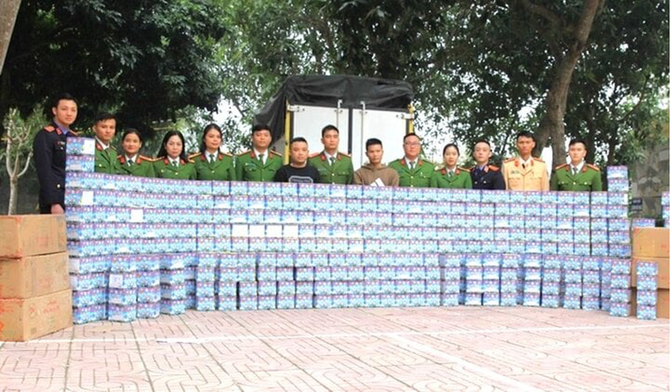 nghe an pha duong day buon ban hon 1 4 tan phao lau2 nghe an pha duong day buon ban hon 1 4 tan phao lau2