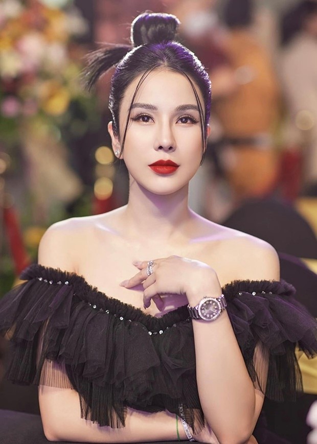 diep lam anh co dong thai gi giua on ao chong cu khoa moi gai la tai quan bar1