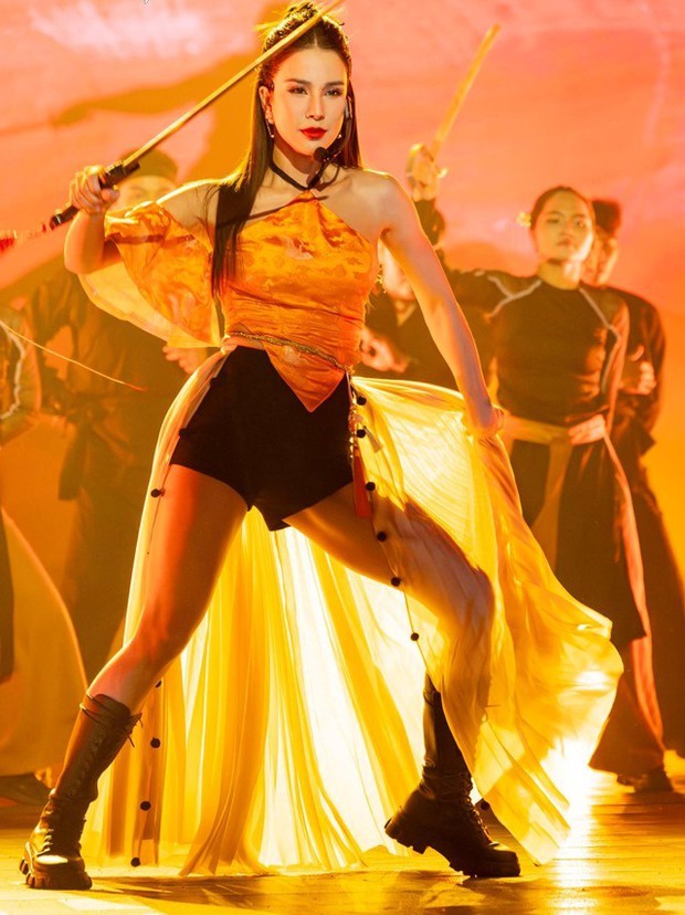 nghi van mot a hau vbiz bi bat gap khoa moi chong cu diep lam anh trong quan bar4 nghi van mot a hau vbiz bi bat gap khoa moi chong cu diep lam anh trong quan bar4