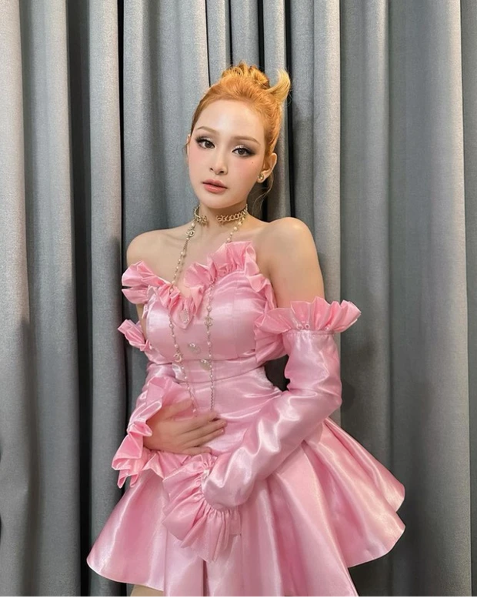 doan clip hien ho noi ve cam bay trong showbiz bat ngo hot tro lai4