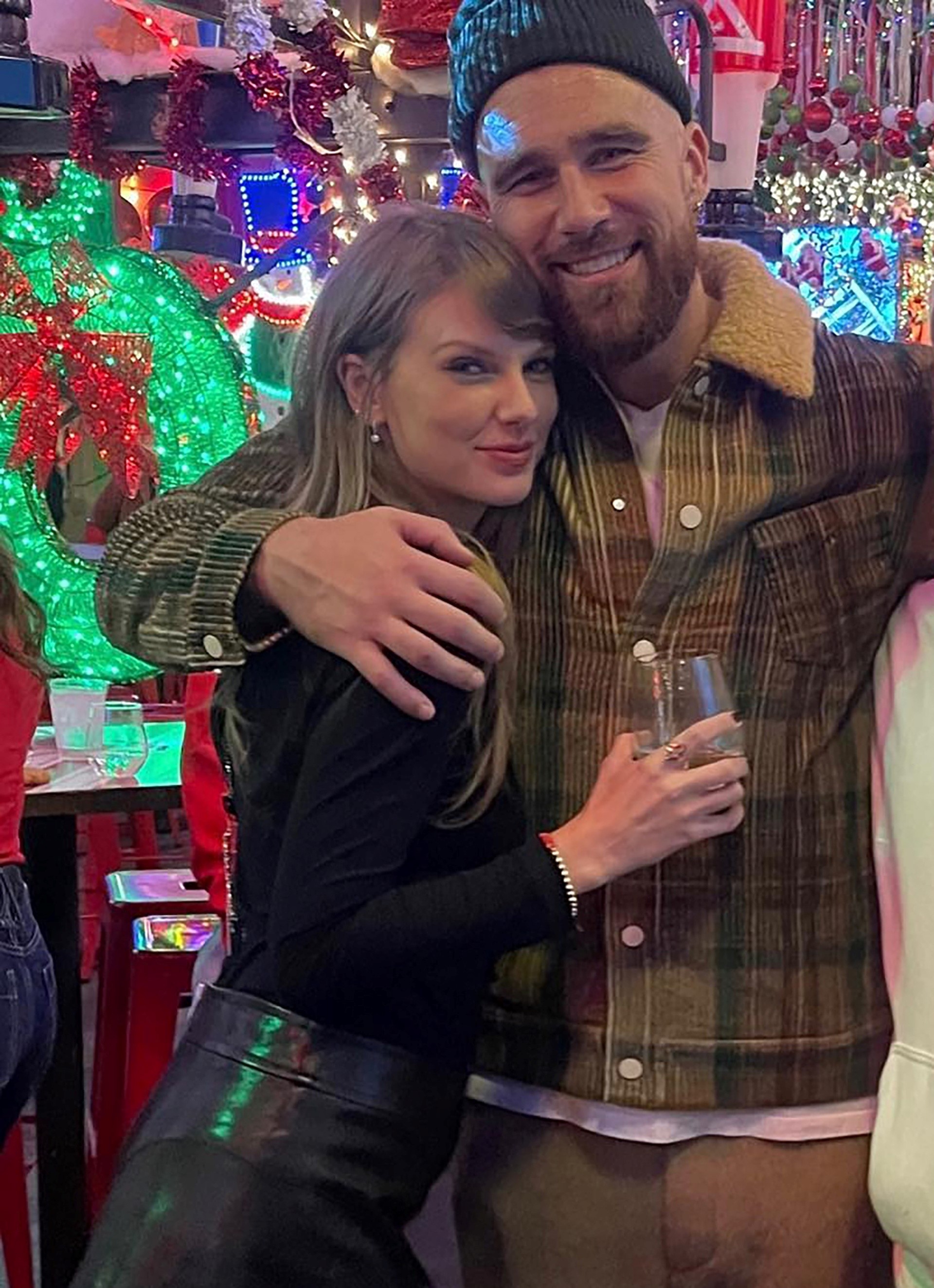 xon xao thong tin taylor swift se dinh hon ban trai cau thu vao thang 7 20242 xon xao thong tin taylor swift se dinh hon ban trai cau thu vao thang 7 20242