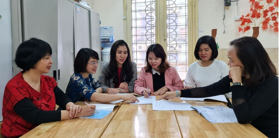 hieu truong mot truong noi gi truoc thong tin nha truong duoc trao quyen chon sach giao khoa