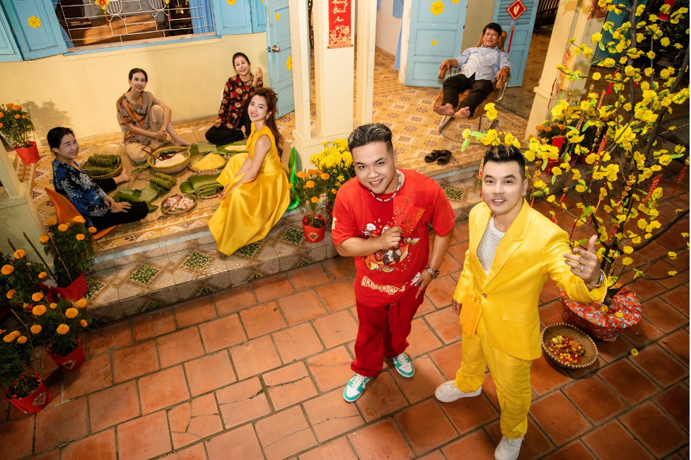hau thoat vi nghia dem ung hoang phuc lien tiep mv moi2