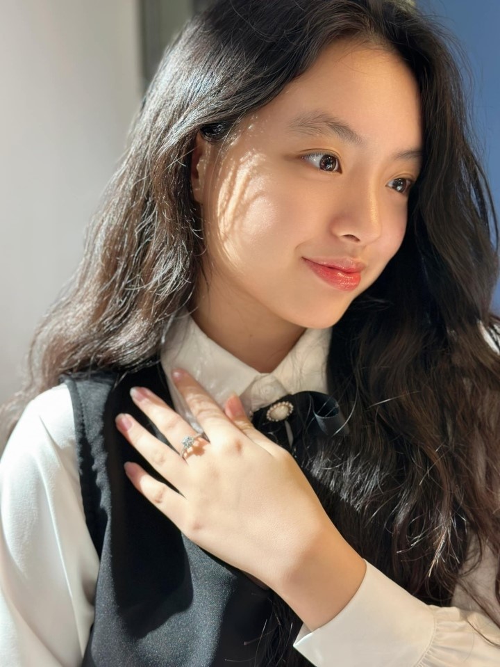 ai nu nha cuu sieu mau thuy hanh gay chu y khi thap tung me di du su kien1