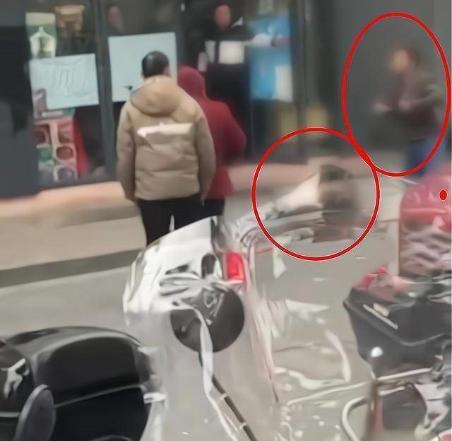 vu nguoi dan ong sat hai vo ngay tren duong pho roi tu tu toan bo su that duoc phoi bay