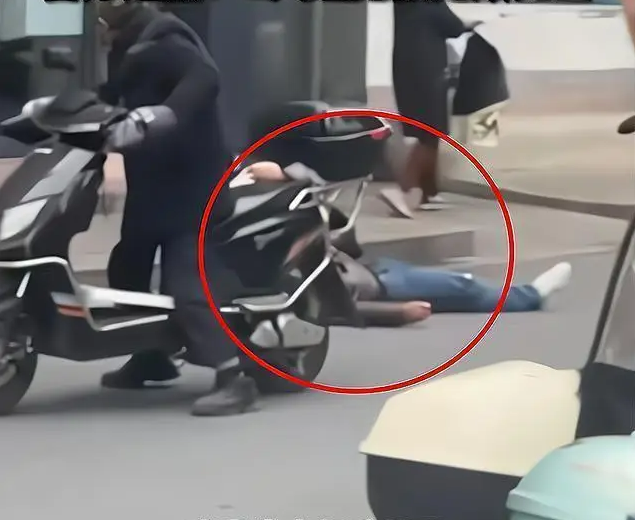 vu nguoi dan ong sat hai vo ngay tren duong pho roi tu tu toan bo su that duoc phoi bay1