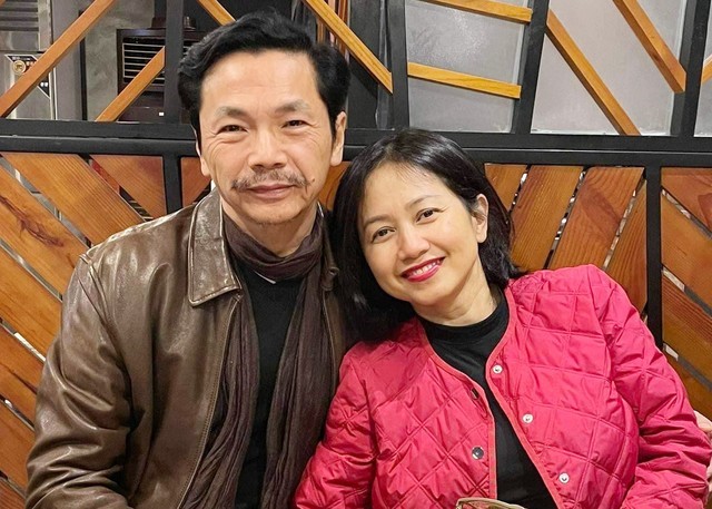 cuoc song cua nsnd trung anh o tuoi 63 hanh phuc vien man ben ba xa xinh dep kem 10 tuoi4