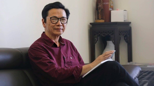 cuoc song cua nsnd trung anh o tuoi 63 hanh phuc vien man ben ba xa xinh dep kem 10 tuoi6