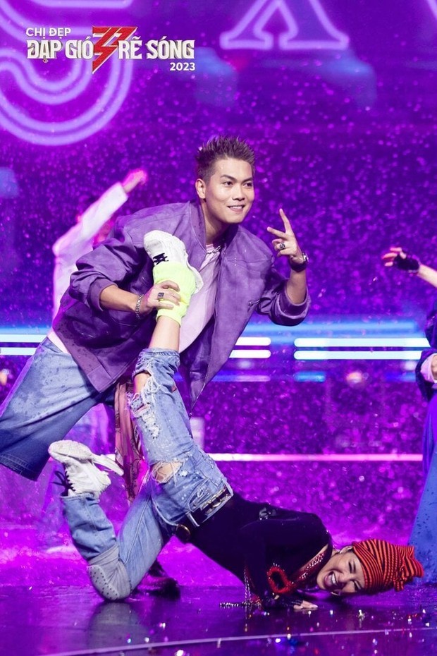dan chi dai tro thanh tieu diem tranh cai khi tham gia chi dep dap gio re song4 dan chi dai tro thanh tieu diem tranh cai khi tham gia chi dep dap gio re song4