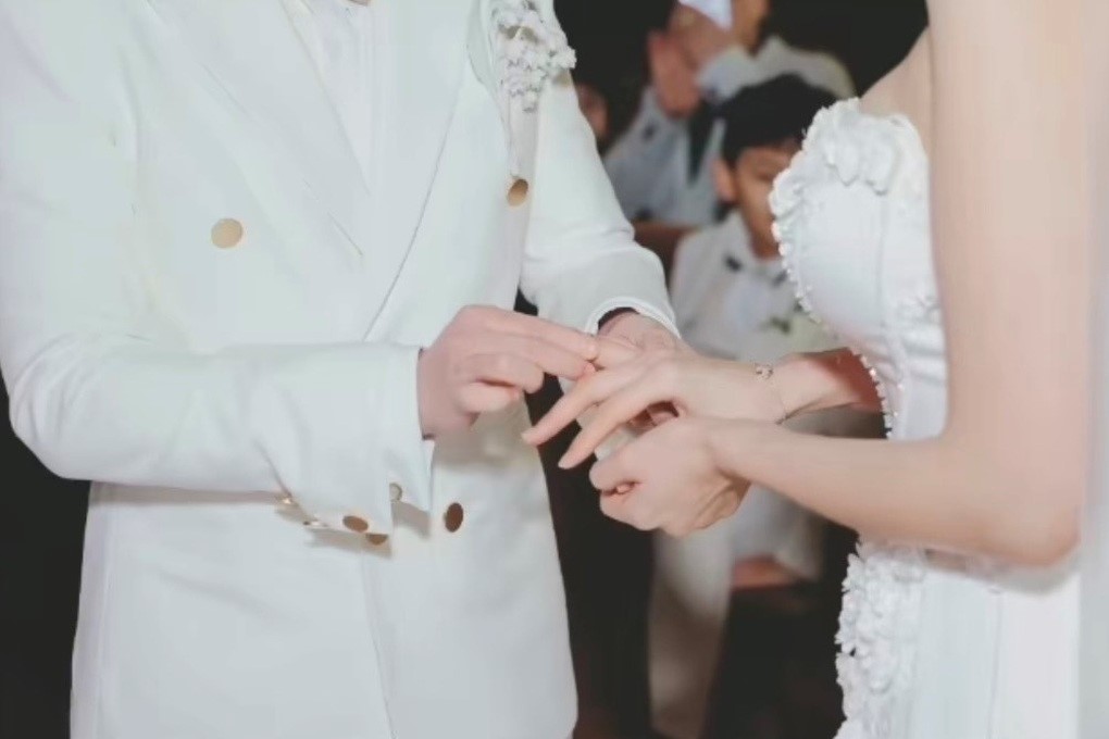 hoa hau diem huong ket hon lan 3 o nuoc ngoai giau danh tinh chu re4