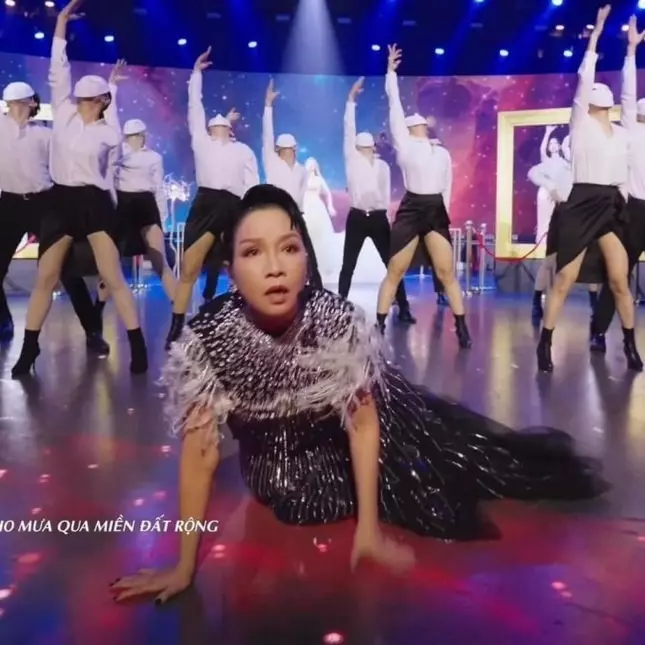 nha san xuat show chi dep lien tuc phai xin loi nha san xuat show chi dep lien tuc phai xin loi