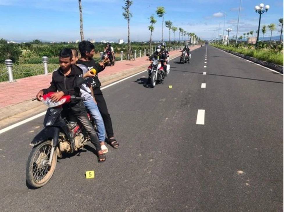 xet xu vu hai thanh nien dung na cao su ban canh sat bi thuongpng1 xet xu vu hai thanh nien dung na cao su ban canh sat bi thuongpng1
