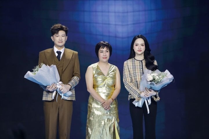 nguyen nhan khien lan khue dung hop tac voi miss universe vietnam