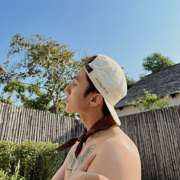 son tung chup anh khoe body khien hoi chi em sot ran ran6 son tung chup anh khoe body khien hoi chi em sot ran ran6