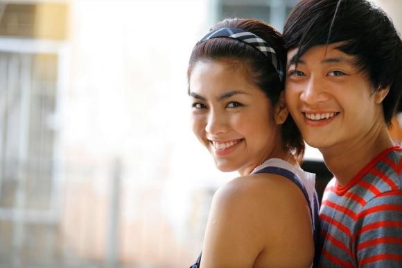 cap doi bong dung muon khoc ngoai hinh thay doi ra sao say 16 nam