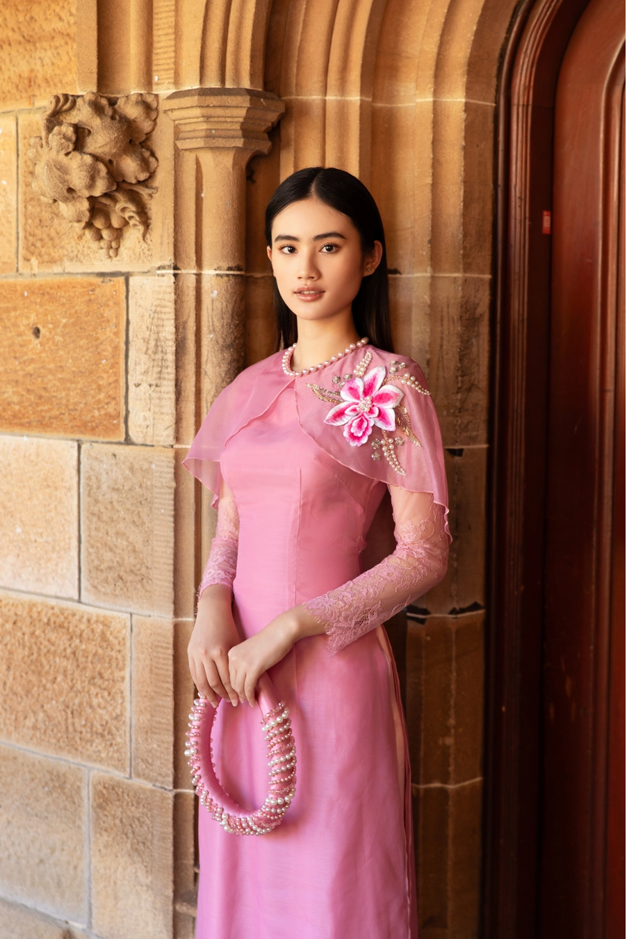 hoa hau y nhi rang ro trong ta ao dai tai uc4 hoa hau y nhi rang ro trong ta ao dai tai uc4