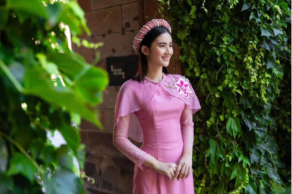 hoa hau y nhi rang ro trong ta ao dai tai uc5 hoa hau y nhi rang ro trong ta ao dai tai uc5