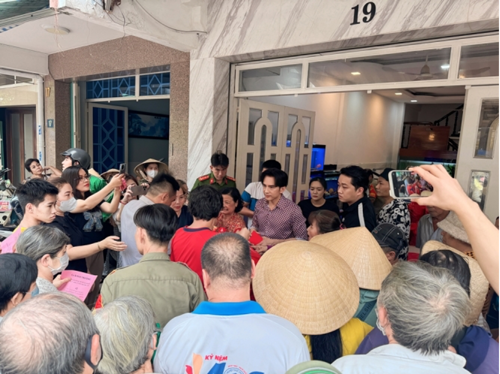 dan truong cham chi lam tu thien dip cuoi nam4 dan truong cham chi lam tu thien dip cuoi nam4