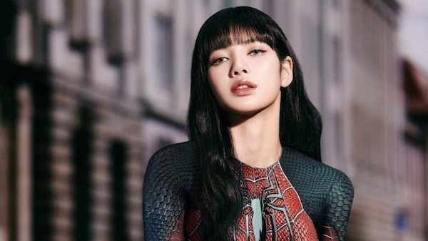 lisa blackpink tro thanh nguon cam hung cho tieu thuyet sap ra mat o phap1