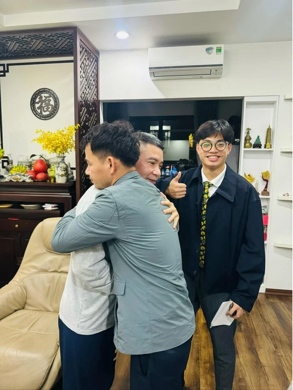 xuan bac ghe tham cong ly luc nua dem2 xuan bac ghe tham cong ly luc nua dem2