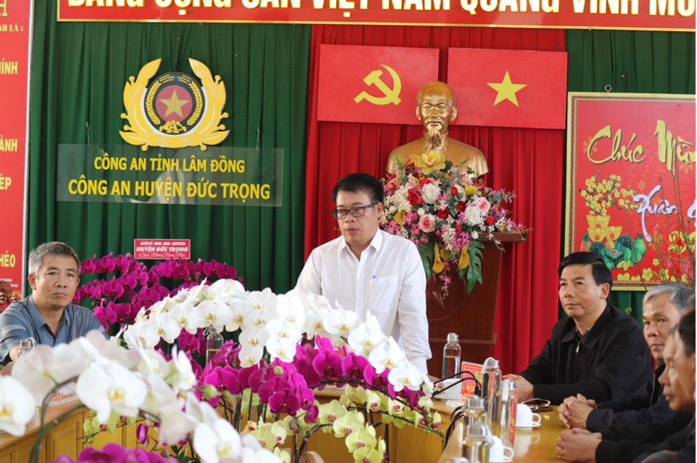 khen thuong luc luong bat giu thanh cong doi tuong dung sung cuop ngan hang2png khen thuong luc luong bat giu thanh cong doi tuong dung sung cuop ngan hang2png