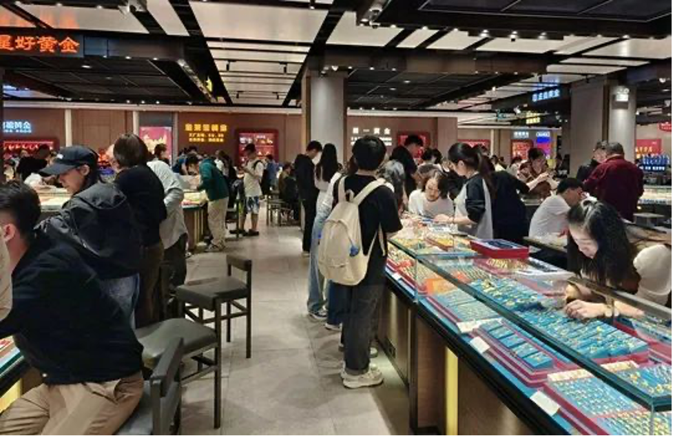 nguoi dan trung quoc no nuc sam rong vang du gia thanh cao3