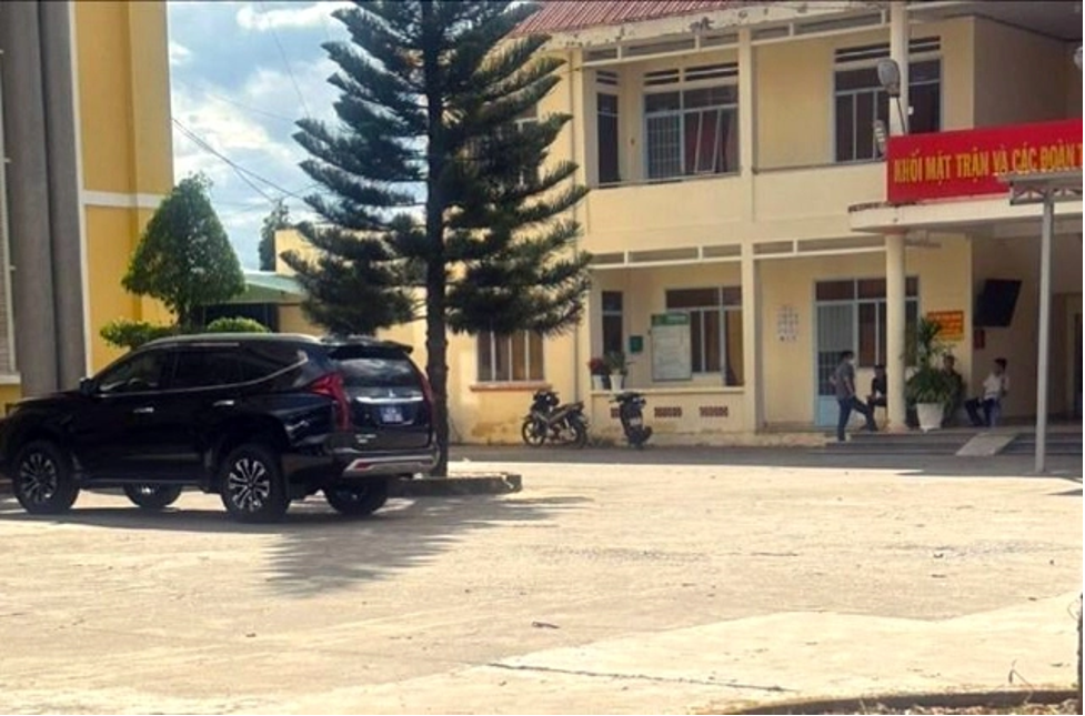 phat hien chu tich xa chet trong tu the treo co ngay mung 5 tet phat hien chu tich xa chet trong tu the treo co ngay mung 5 tet