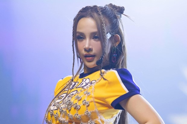 emily noi gi ve viec huyen baby bi chong phong an tham gia showbiz trong vong 10 nam4
