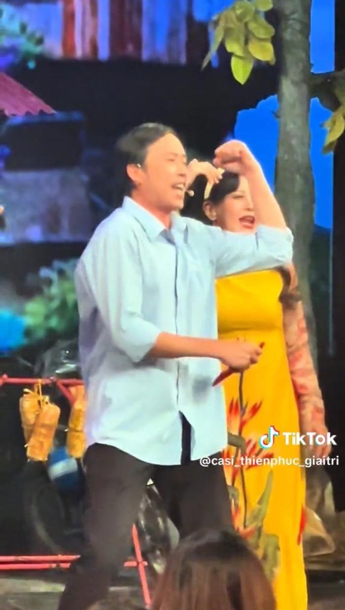 clip nsut hoai linh hat lo to duoc lan truyen rong rai khien khan gia hoang mang1