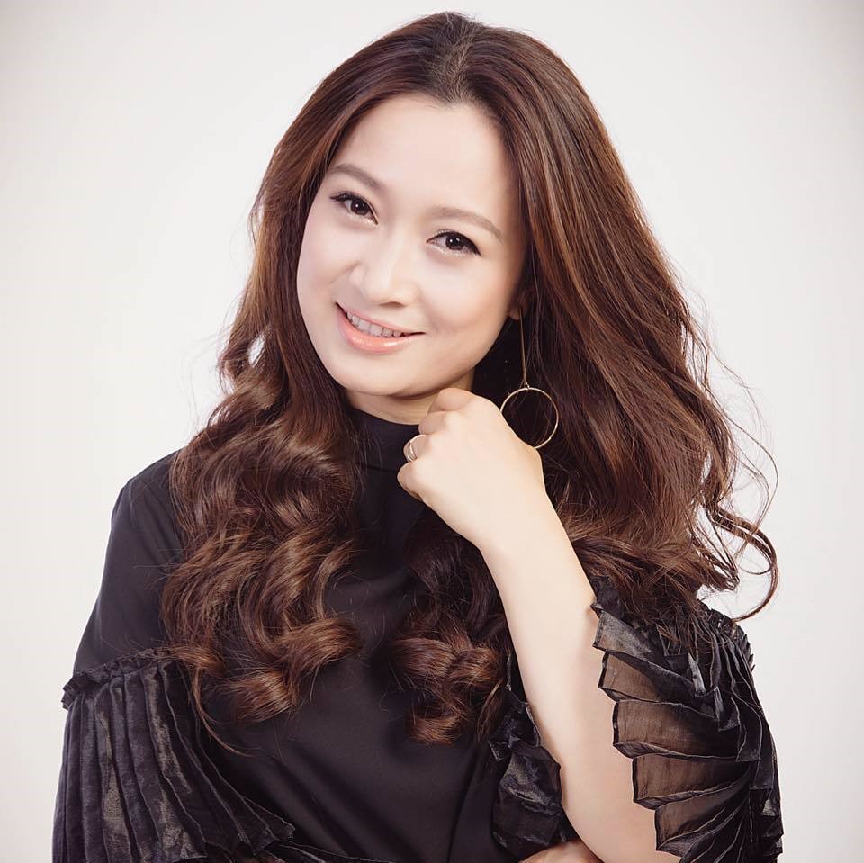 cuoc song cua 3 nu chinh trong phia truoc la bau troi sau 23 nam