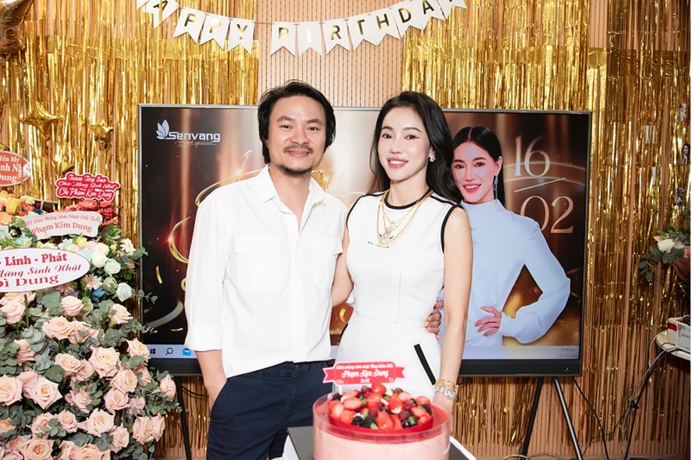hoa hau le hoangphuong tang nua ky vang cho di dung nhan dip sinh nhat2