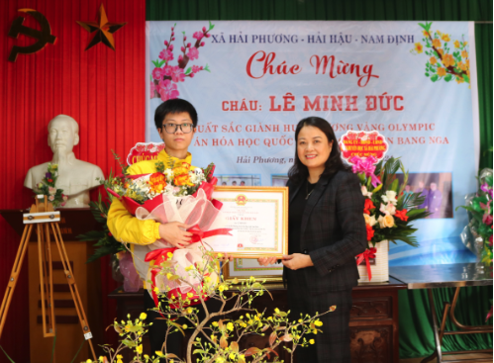 nam sinh xuat sac gianh huy chuong vang olympic du an hoa hoc quoc te duoc vinh danh tai que nha2