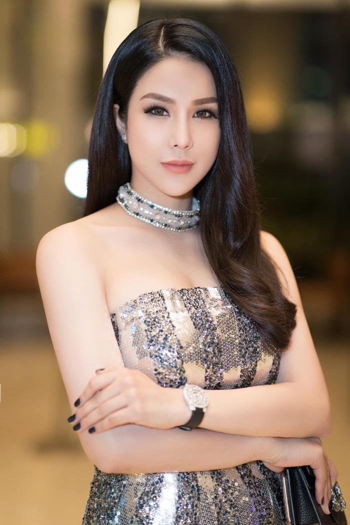 hau dang dan an y co nguoi hai minh quynh thu co dong thai moi khien dan tinh ngo ngang