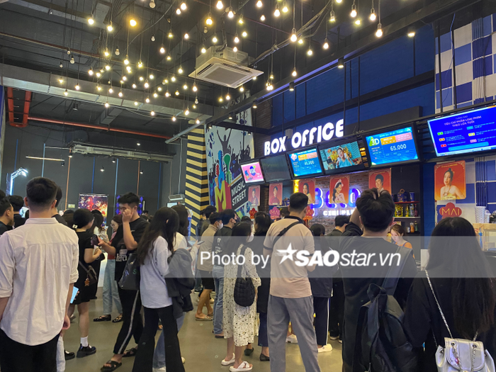 dao pho va piano chay ve tai rap tu nhan nguoi mua xep hang dai kho tin3