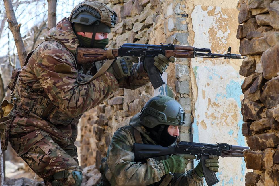 cang thang nga ukraine moi nhat ngay 3 3 nga day lui quan ukraine o donetsk ngan chan 2 no luc luan chuyen quan cua doi phuong