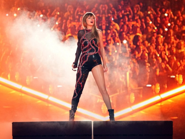 dieu khien taylor swift tro thanh ty phu o tuoi 344