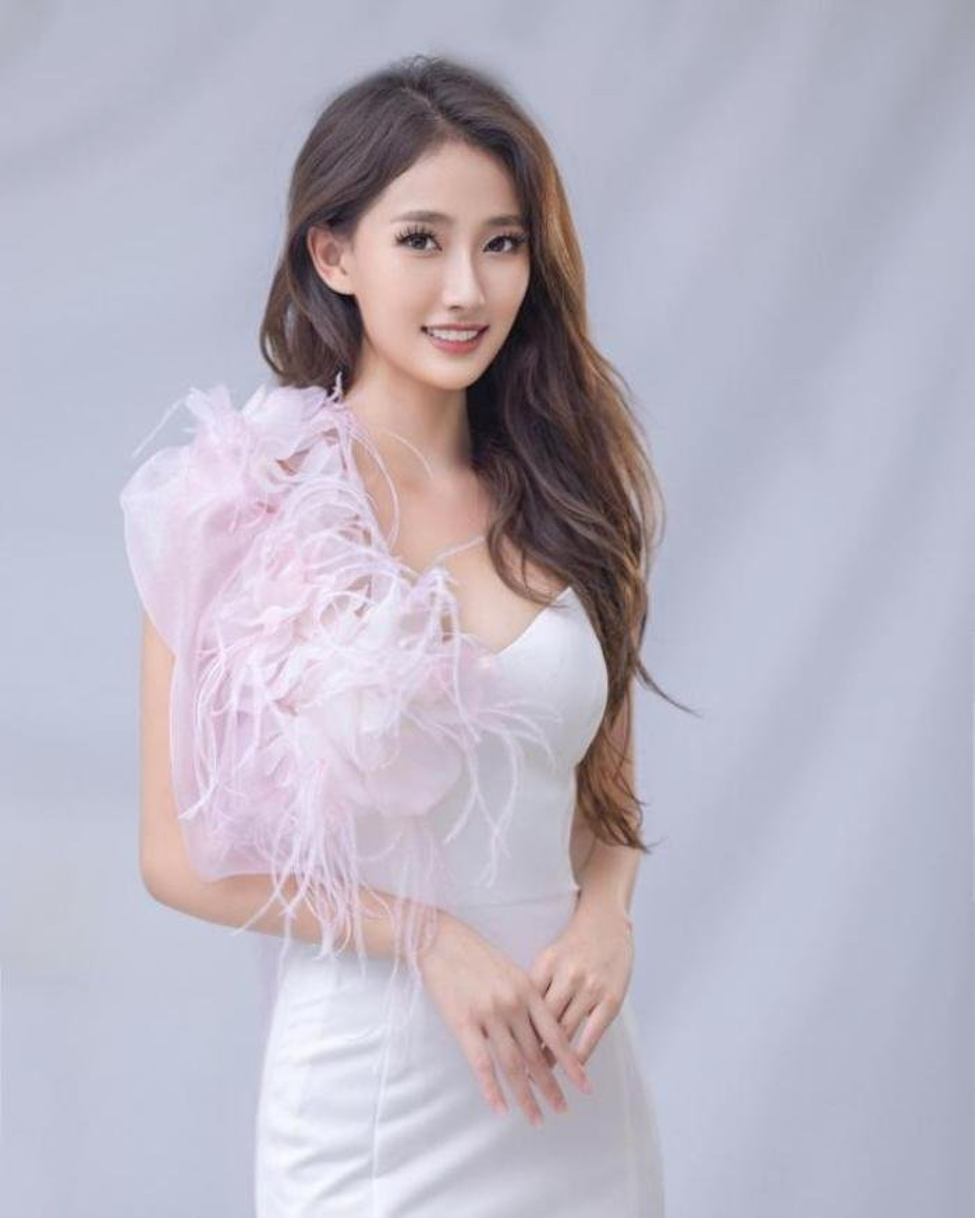 loat nguoi dep nang ki so huu hoc van thanh tich khung tranh tai voi mai phuong tai miss world 20231 loat nguoi dep nang ki so huu hoc van thanh tich khung tranh tai voi mai phuong tai miss world 20231