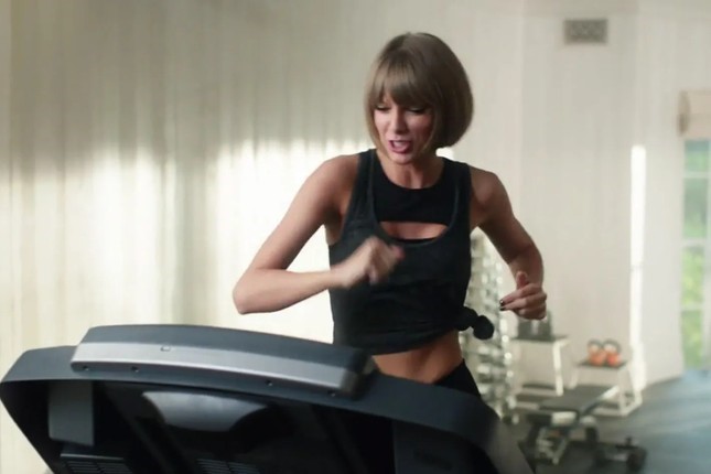 taylor swift bat ngo ho nhieu trong luc bieu dien fan khong khoi lo lang cho tinh hinh suc khoe nu ca si1 taylor swift bat ngo ho nhieu trong luc bieu dien fan khong khoi lo lang cho tinh hinh suc khoe nu ca si1