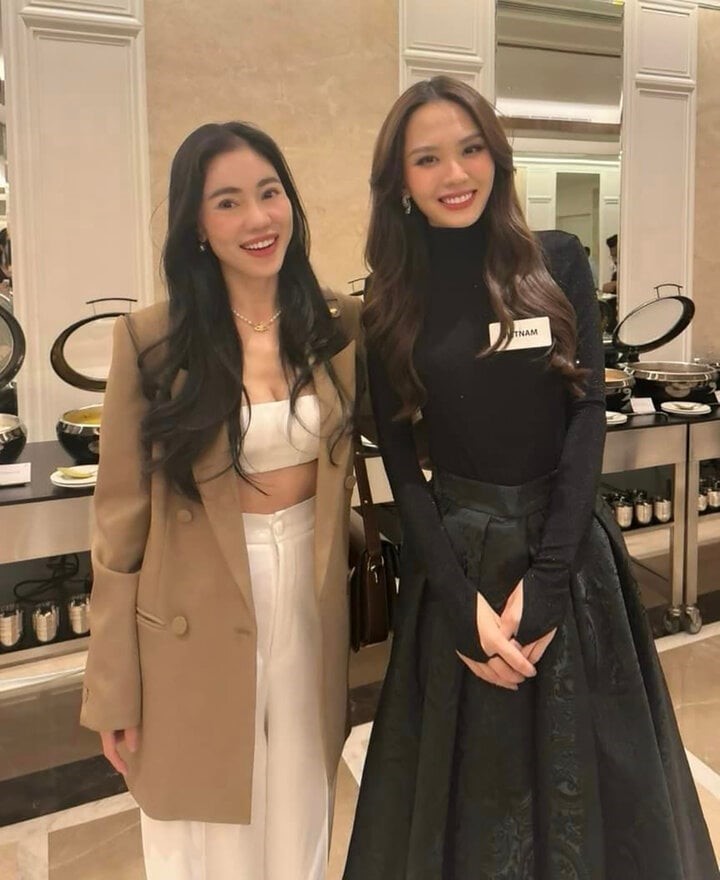 cong ty chu quan noi gi khi hoa hau mai phuong lien tuc truot cac giai phu miss world4