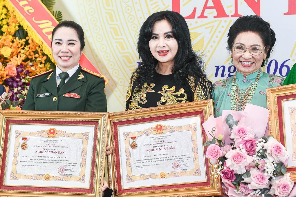 nsnd thanh lam toi se mang qua la danh hieu nsnd ve tang ong xa4 nsnd thanh lam toi se mang qua la danh hieu nsnd ve tang ong xa4