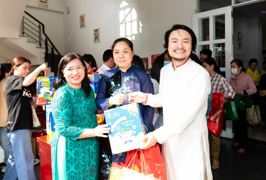 dao dien hoang nhat nam ceo pham kim dung ton vinh nguoi phu nu nhan dip 8 3