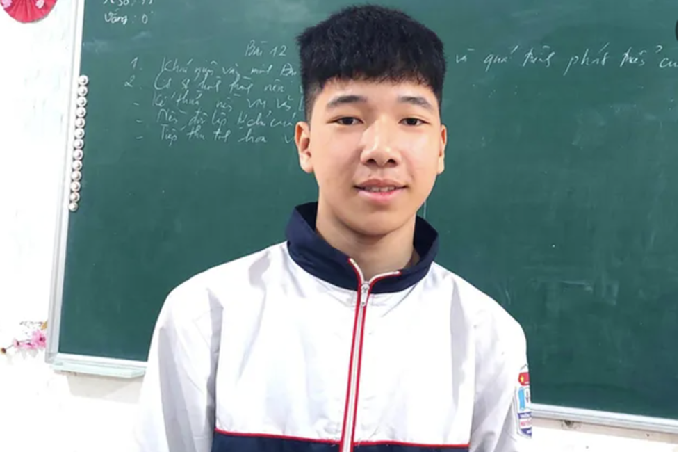 nam sinh lop 10 den ngan hang tra lai sau khi nhan duoc 400 trieu do nguoi khac chuyen nham2