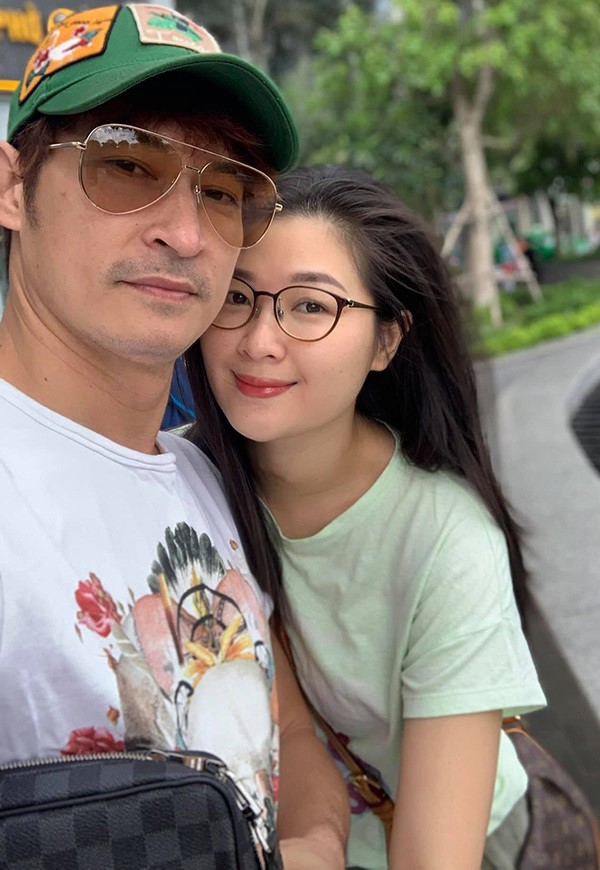 mac anh thu co dong thai gi giua tin don ly hon huy khanh mac anh thu co dong thai gi giua tin don ly hon huy khanh