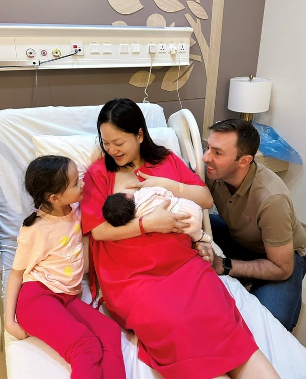 vua sinh xong lan phuong xuc dong boi hanh dong cua ong xa2