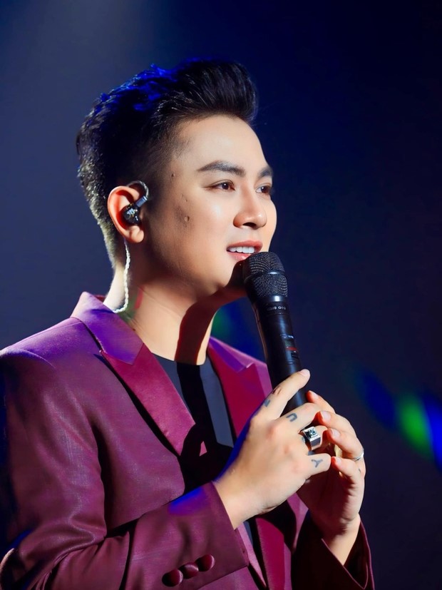 danh tinh ban gai kem tuoi cua hoai lam