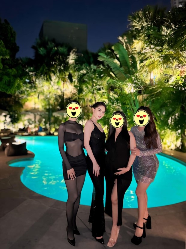 ngoc trinh khoe duong cong lan lung tran trang non ben ban be3 ngoc trinh khoe duong cong lan lung tran trang non ben ban be3