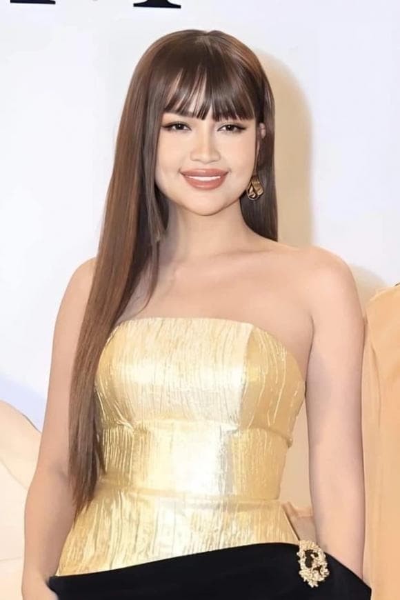 hoa hau ngoc chau noi gi khi vuong nghi van dao keo 2 hoa hau ngoc chau noi gi khi vuong nghi van dao keo 2