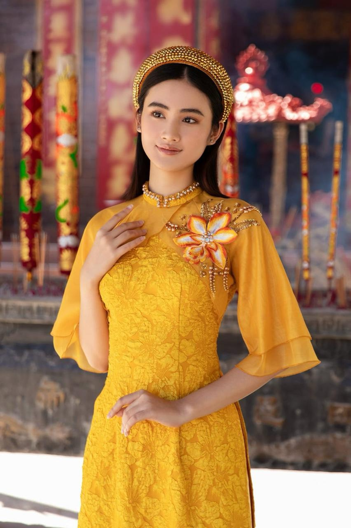 y nhi chia se cam xuc giua thong tin tranh suat thi miss world2 y nhi chia se cam xuc giua thong tin tranh suat thi miss world2